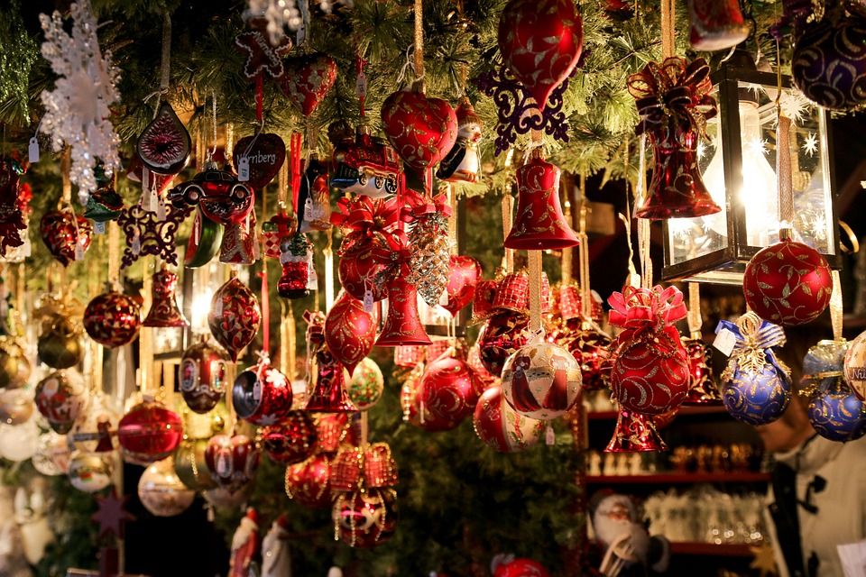 Christmas huts in Christmas market | private tours of Ireland